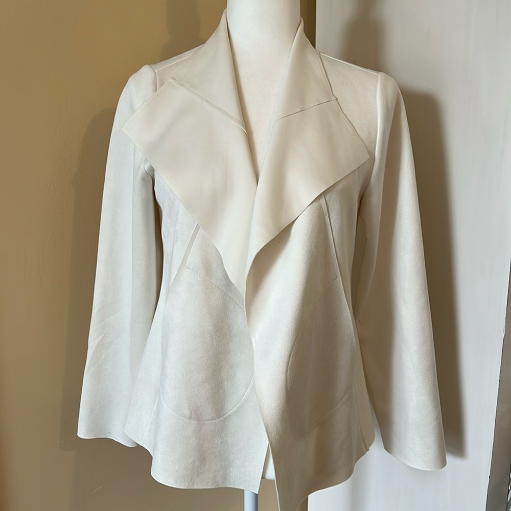 Chicos cream ultra light weight sueded waterfall jacket. Size 0